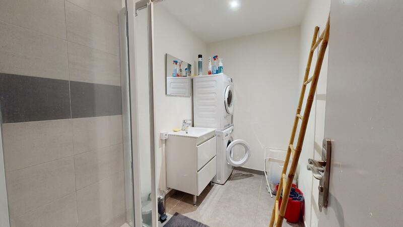 Photo du 77 Rue Philippe Fabia, 69008 Lyon, France Lyon