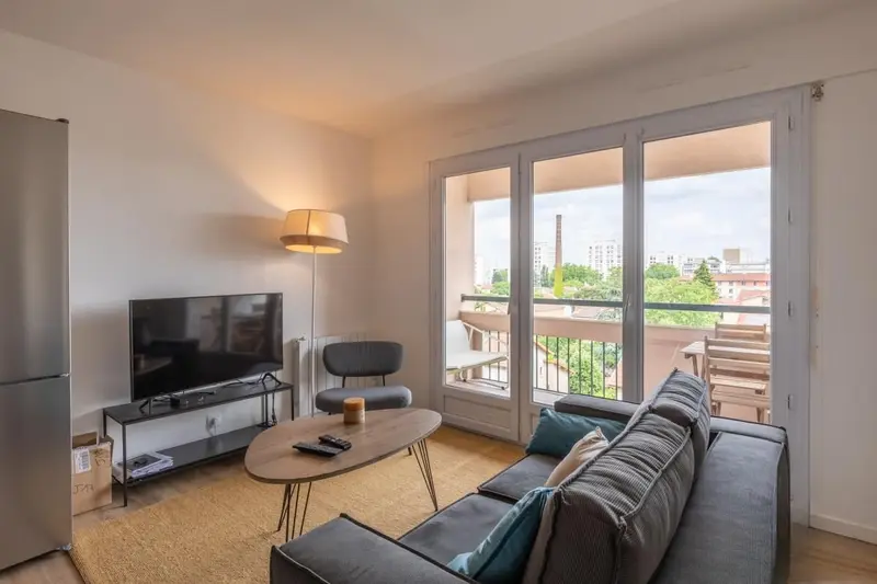 Photo du 6 Rue Louis Blanc, 69190 Saint-Fons, France Saint-Fons