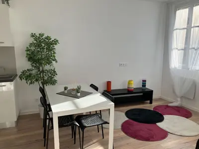 Photo du 28 Rue Vincent Courdouan, 83000 Toulon, France Toulon