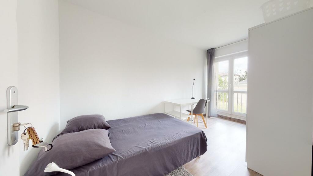 Photo du 206 Rue Les Chênes Bruns, 95000 Cergy, France Cergy