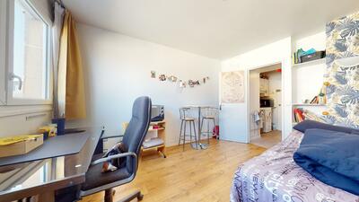 Photo du 8 Rue Ampère, 78100 Saint-Germain-en-Laye, France Saint-Germain-en-Laye