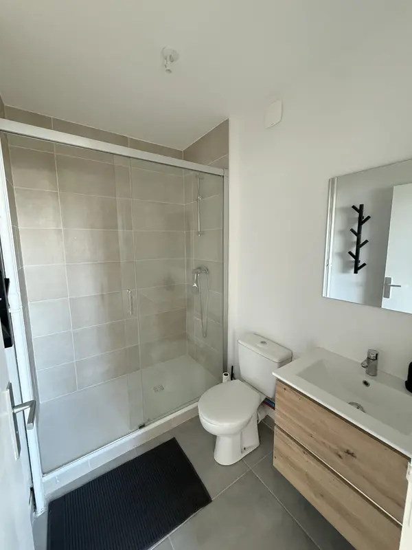 Photo du 77 Rue Philippe Fabia, 69008 Lyon, France Lyon
