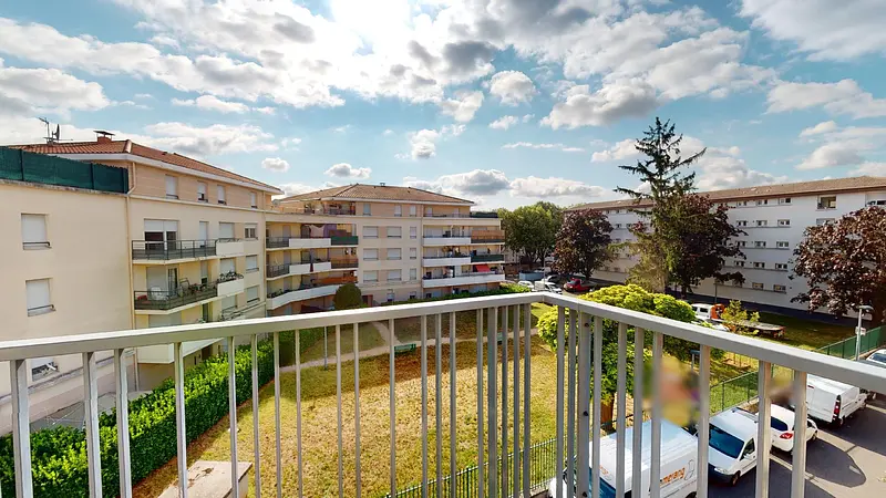 Photo du 2 Rue Du 19 Mars 1962, 69120 Vaulx-en-Velin, France Vaulx-en-Velin