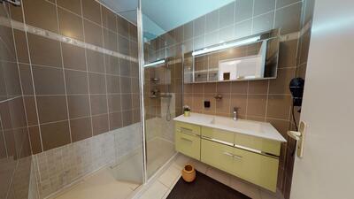 Photo du 120 Cours Tolstoï, 69100 Villeurbanne, France Villeurbanne