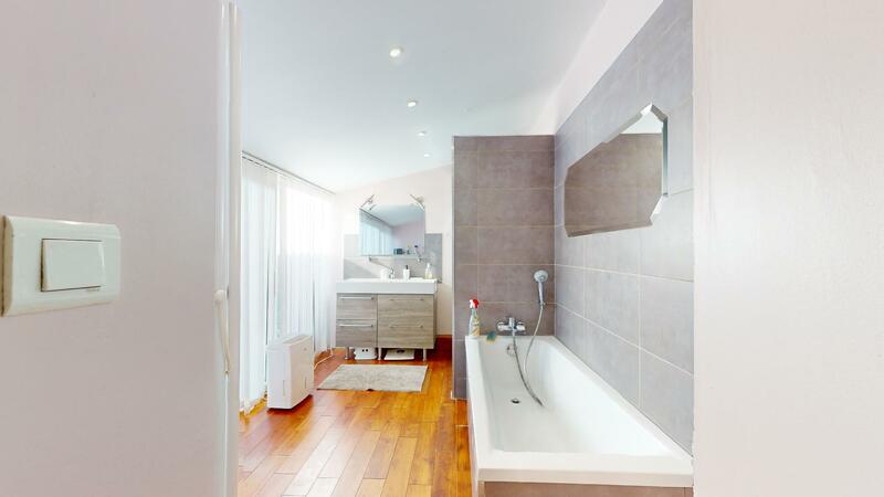 Photo du 6 Place Du Travail, 59100 Roubaix, France Roubaix