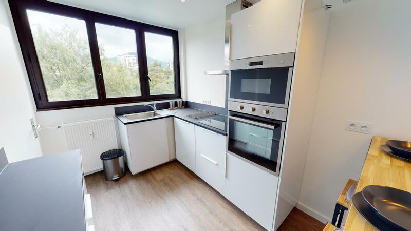 Photo du 28 Place Louis Jouvet, 38100 Grenoble, France Grenoble