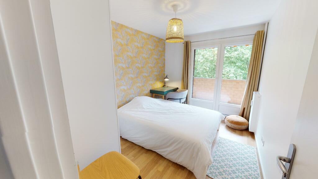 Photo du 28 Place Louis Jouvet, 38100 Grenoble, France Grenoble