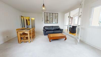 Photo du 8 Avenue Salvador Allende, 69100 Villeurbanne, France Villeurbanne