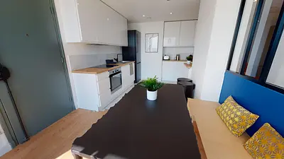 Photo du 28 Rue Édouard Branly, 69500 Bron, France Bron