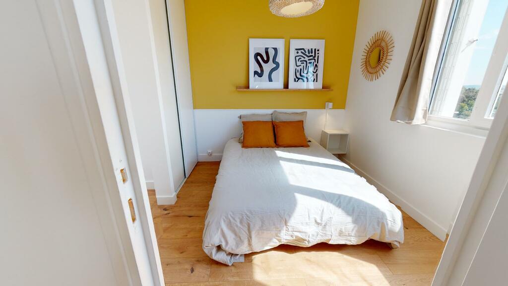 Photo du 28 Rue Édouard Branly, 69500 Bron, France Bron