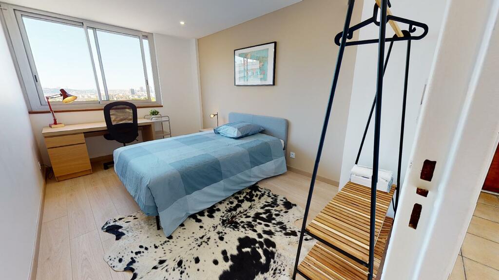 Photo du 15 Rue Du Parc, 69500 Bron, France Bron