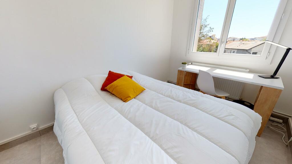 Photo du 21 Rue Collomb, 69500 Bron, France Bron