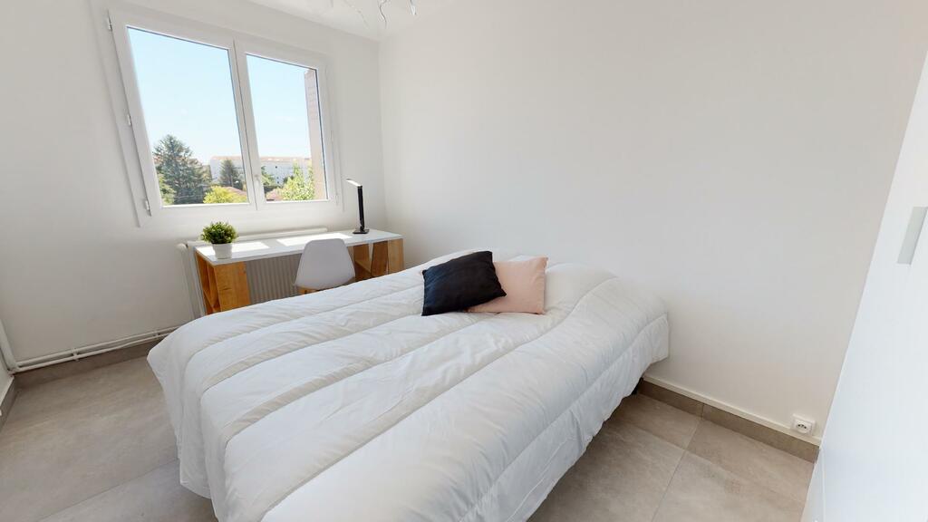 Photo du 21 Rue Collomb, 69500 Bron, France Bron