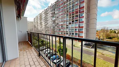 Photo du 28 rue des Essarts, 69500 Bron, France Bron