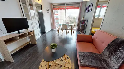 Photo du 28 rue des Essarts, 69500 Bron, France Bron