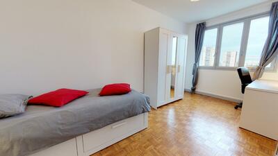 Photo du 107 Avenue Pierre Brossolette, 69500 Bron, France Bron