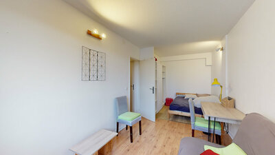 Photo du 4 Place Du Tertre, 95000 Cergy, France Cergy