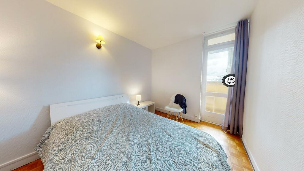 Photo du 2 Avenue Raymond De Veyssière, 69130 Écully, France Écully