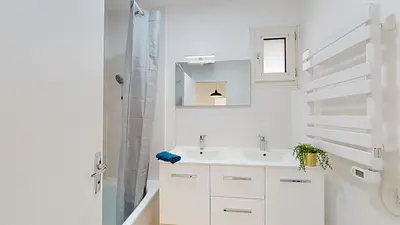 Photo du 123 Rue Challemel-Lacour, 69008 Lyon, France Lyon