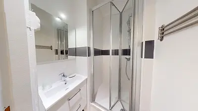 Photo du 6 Avenue Leclerc, 69007 Lyon, France Lyon