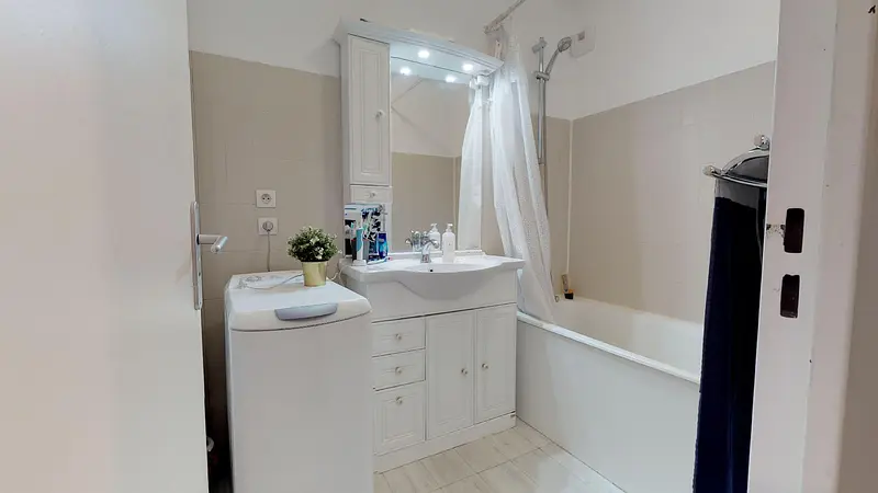 Photo du 12 Rue Ludovic Bonin, 69200 Vénissieux, France Vénissieux