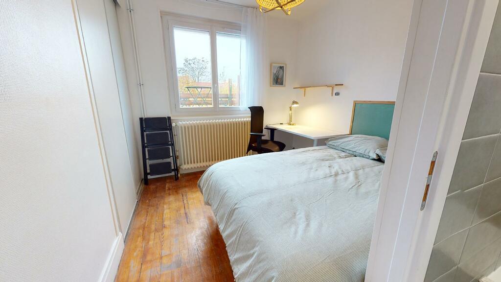 Photo du 39 Avenue Salvador Allende, 69500 Bron, France Bron