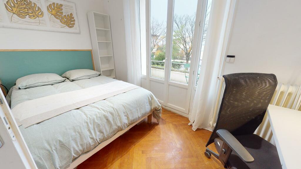 Photo du 39 Avenue Salvador Allende, 69500 Bron, France Bron