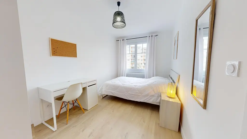 Photo du 10 Avenue Roger Salengro, 69100 Villeurbanne, France Villeurbanne