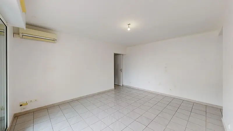 Photo du 2 Rue Théodore Aubanel, 30900 Nîmes, France Nîmes
