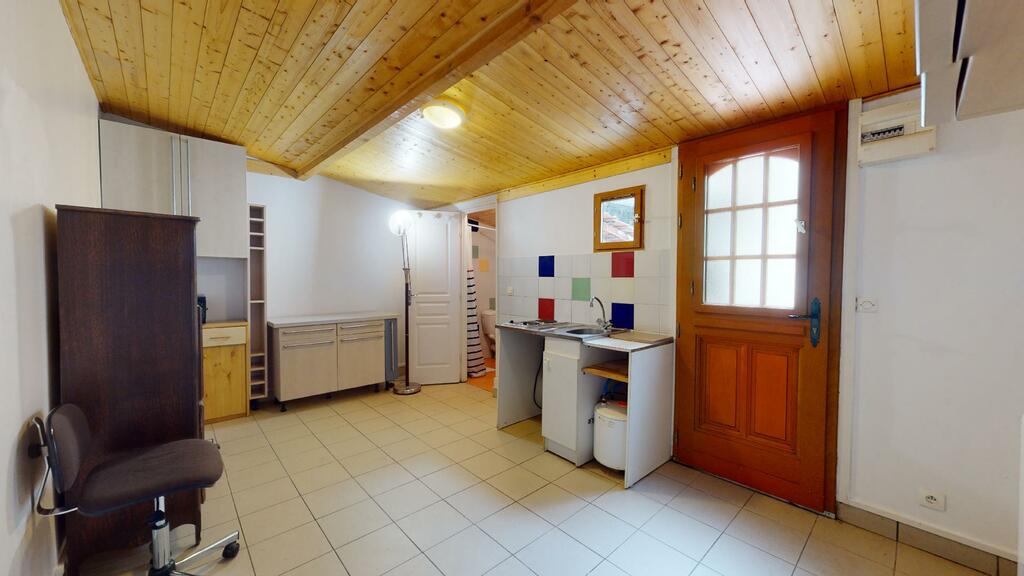 Photo du 12 Rue Pierre Le Vénérable, Cour Appartement F, 63000 Clermont-Ferrand, France Clermont-Ferrand