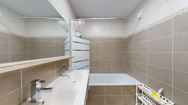 Photo du 8 Rue Les Larris Orange, 95000 Pontoise, France Pontoise