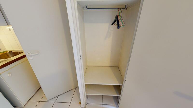 Photo du 64 cours de la Libération, bâtiment du fond, 38000 Grenoble, France Grenoble