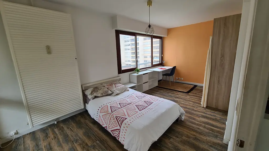 Photo du 8 Rue Les Larris Orange, 95000 Pontoise, France Pontoise