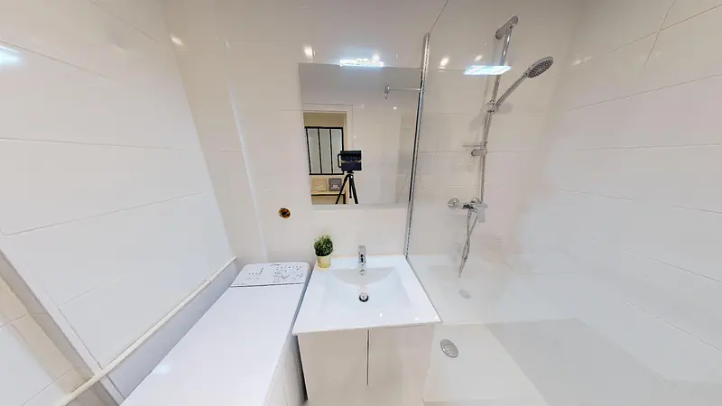 Photo du 43 Rue Thomas Blanchet, LAFAGEdirect, 69008 Lyon, France Lyon