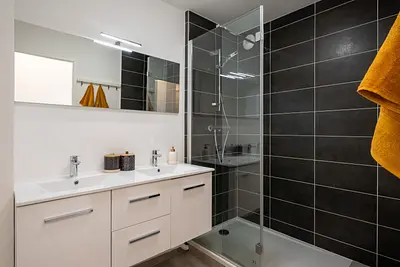 Photo du 213 avenue Roger Salengro, 69100 Villeurbanne, France Villeurbanne