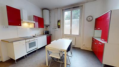 Photo du 93 Rue De La Roche Du Geai, 42000 Saint-Étienne, France Saint-Étienne