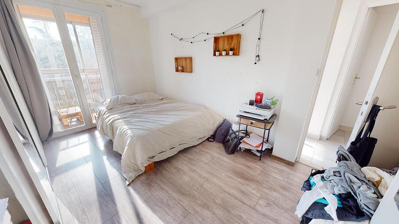 Photo du 8 Place Roger Salengro, 21000 Dijon, France Dijon