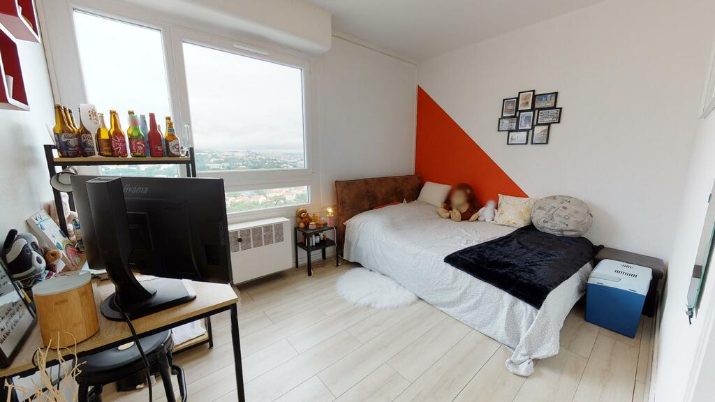 Photo du 2 boulevard de l'Europe, 69600 Oullins-Pierre-Bénite, France Oullins-Pierre-Bénite