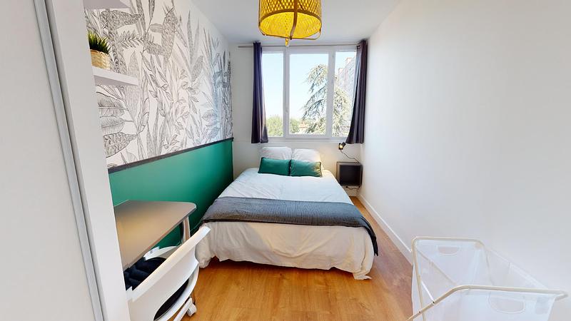 Photo du 30 Rue Edouard Branly, 69500 Bron, France Bron