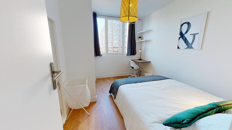 Photo du 30 Rue Edouard Branly, 69500 Bron, France Bron