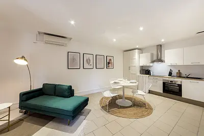 Photo du 8b Avenue De La Table De Pierre, 69340 Francheville, France Francheville