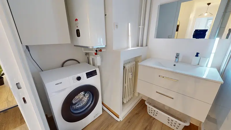 Photo du 100 Avenue Debourg, 69007 Lyon, France Lyon