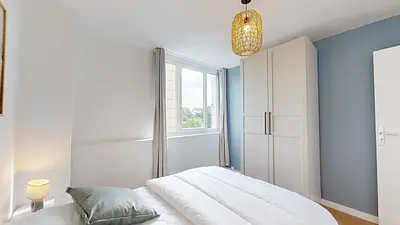 Photo du 30 Rue Edouard Branly - Droite, 69500 Bron, France Bron